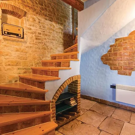 2 Bedroom Beautiful In Holiday home Krnica