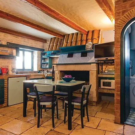 2 Bedroom Beautiful In Holiday home Krnica